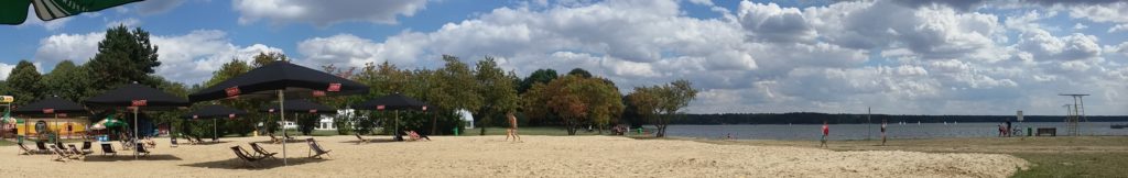 Sztuczna plaża jest częścią klubu Temat Plaża